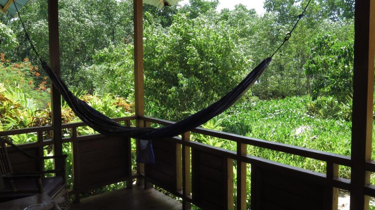Two Fish Resort Bunaken Extérieur photo