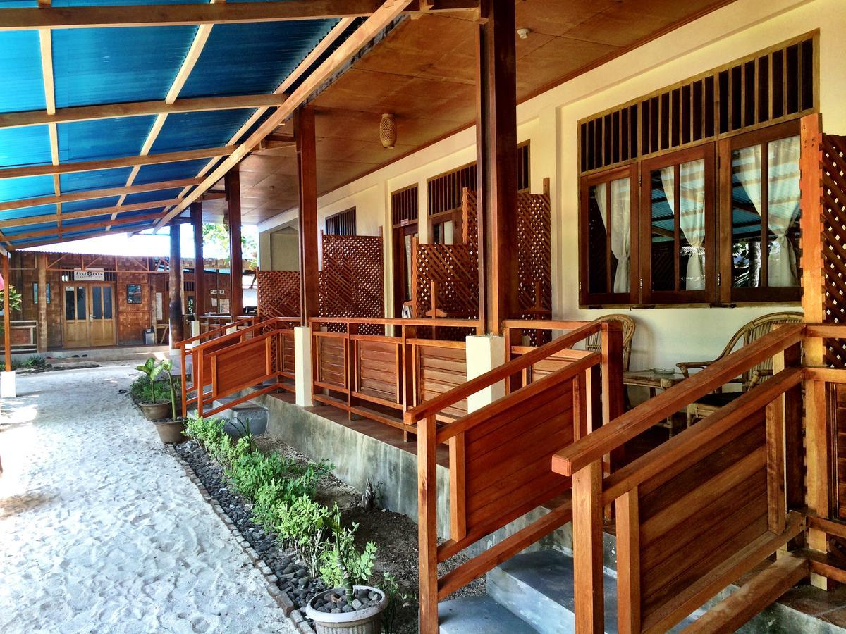 Two Fish Resort Bunaken Extérieur photo